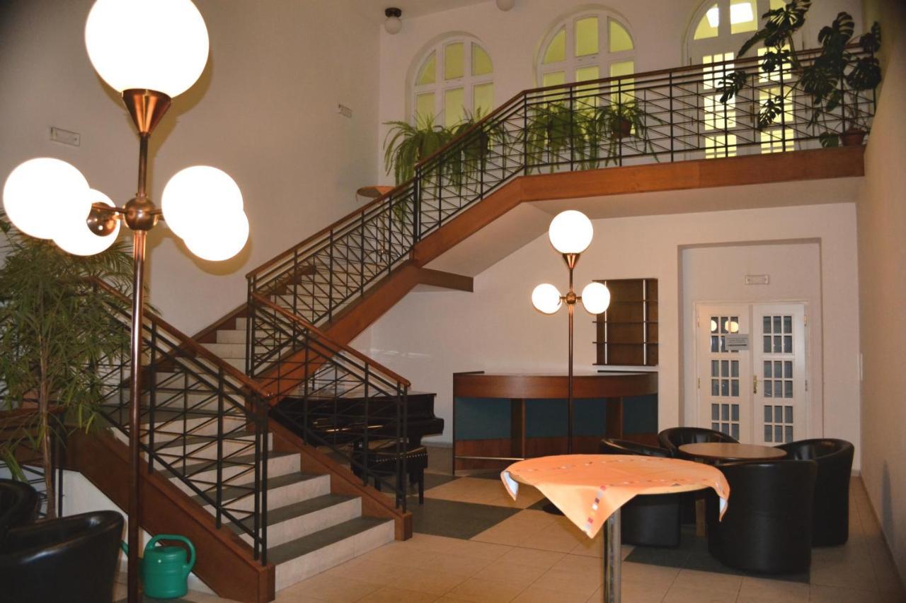 Hostel Masarykova Prag Eksteriør billede